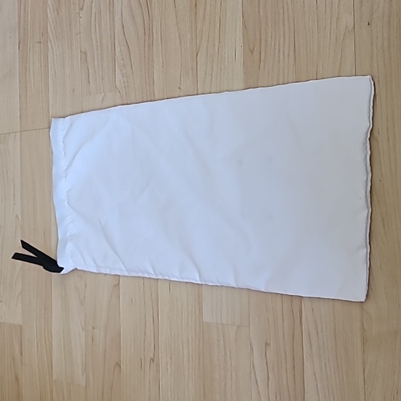 Authentic Gucci White Drawstring Dust bags Cover Bag 8 1/2"×17" - Picture 3 of 3